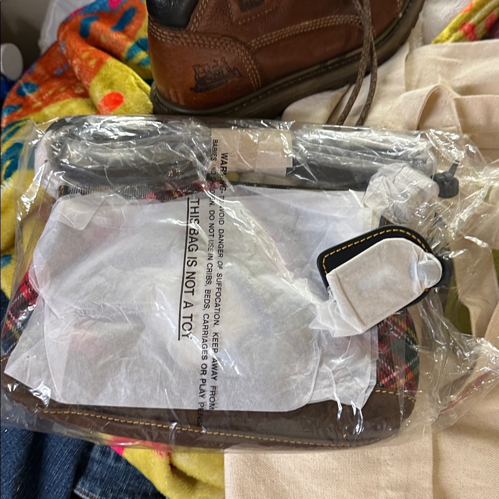 🆕 Dooney & Bourke small Erica Hobo Shoulder Bag (White) Plaid - Picture 3 of 3